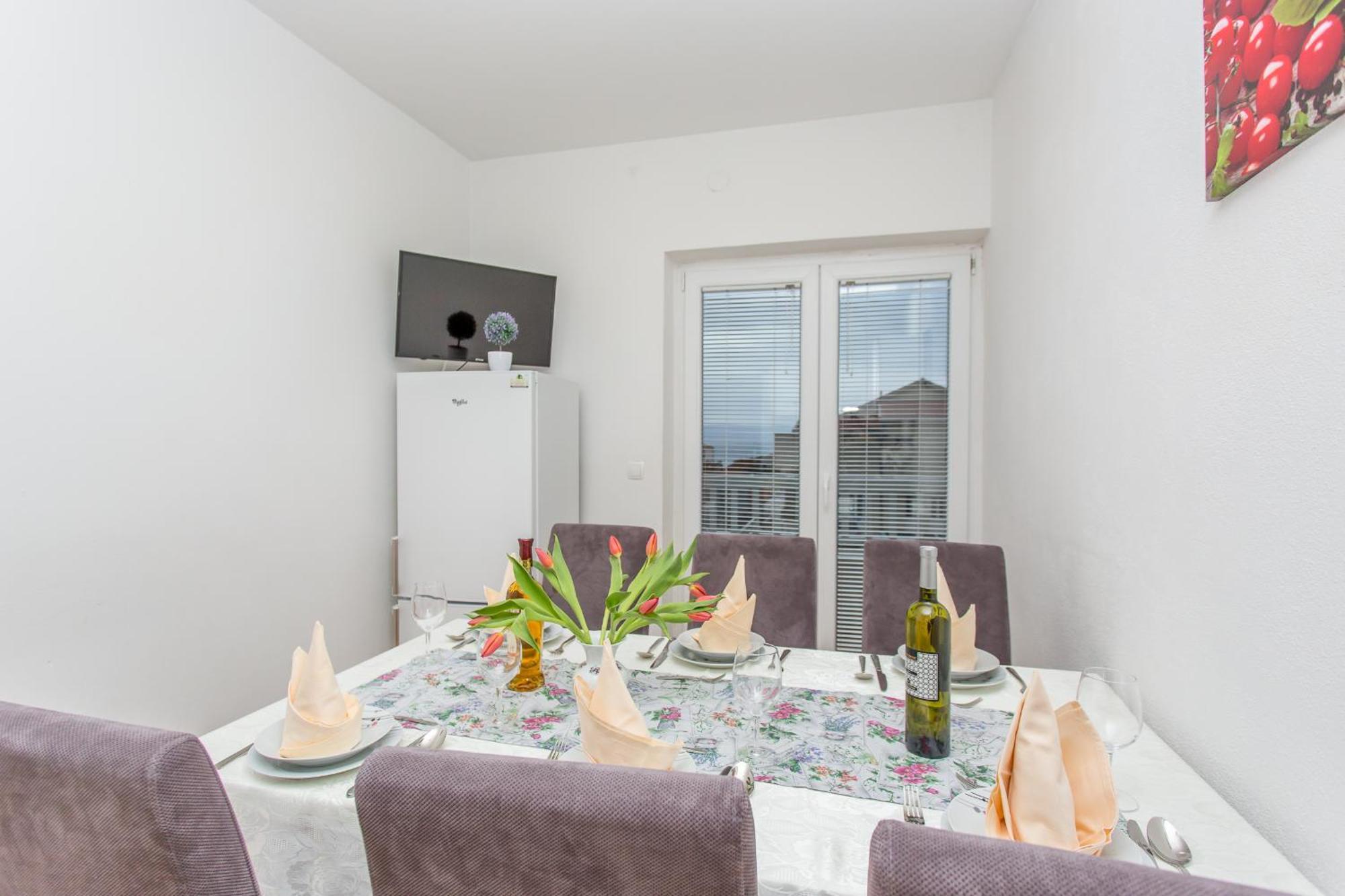 Apartments Grepo Sljeme Makarska Rom bilde